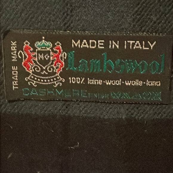 Made in Italy. Classic Lambswool Fringed Scarf. OS - Picture 2 of 3